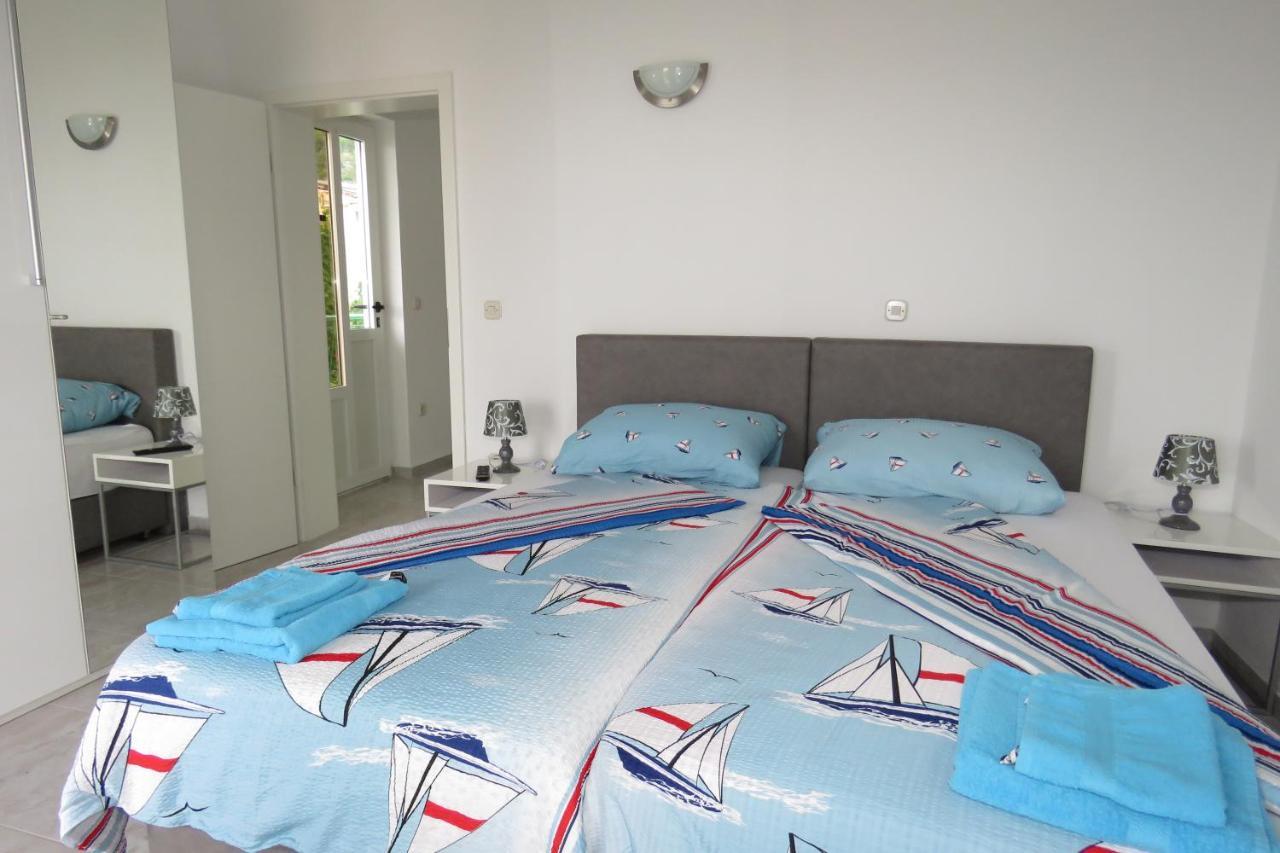 Apartments Caleta Baška Voda Extérieur photo